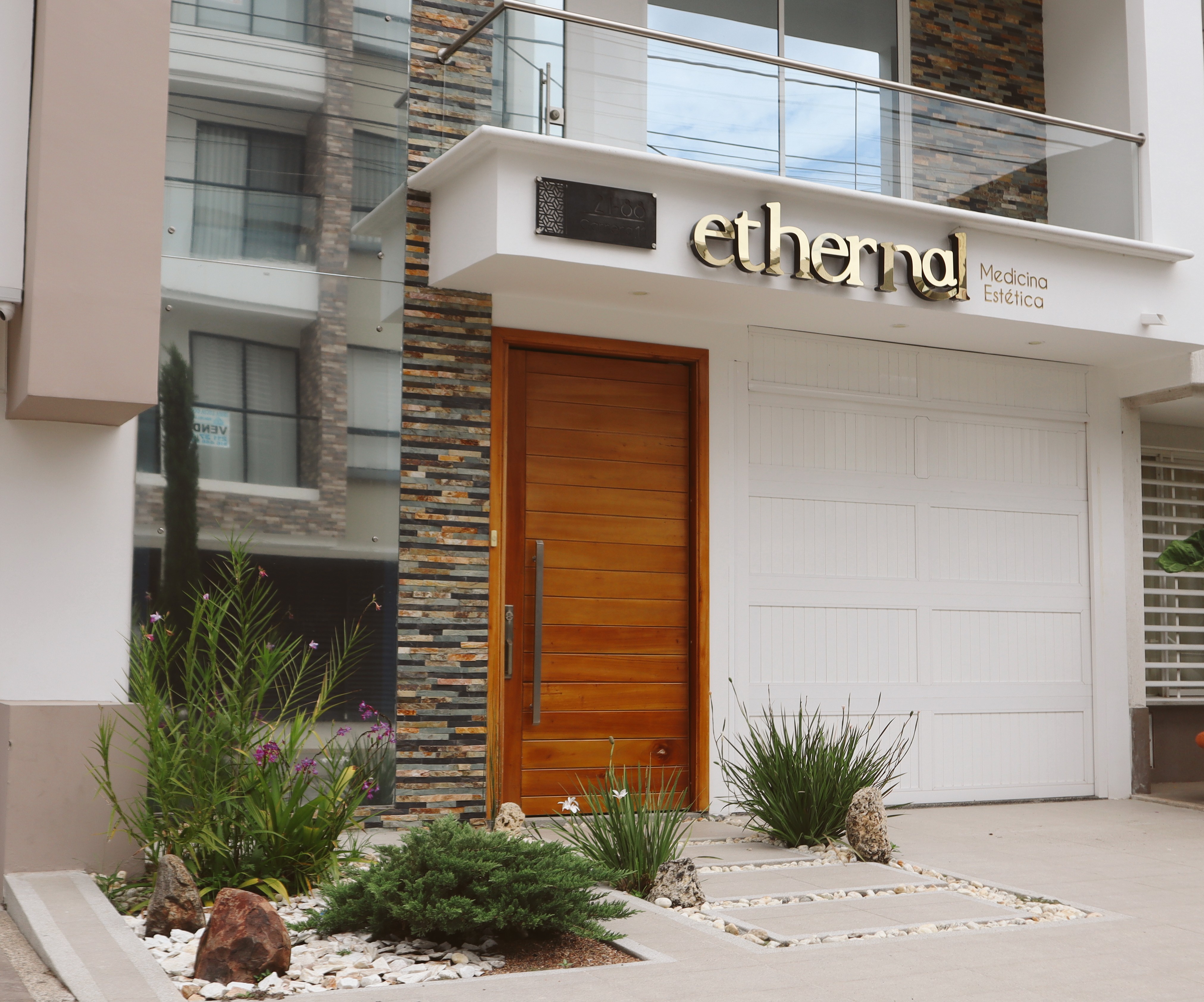 Consultorio de Ethernal en Cartago